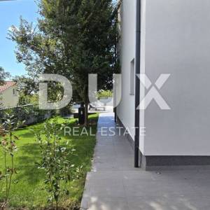 ISTRA, LOBORIKA - Moderna vila s bazenom