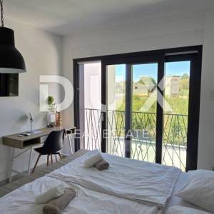 ISTRA, LOBORIKA - Moderna vila s bazenom