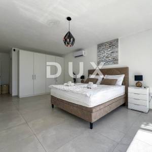 ISTRA, LOBORIKA - Moderna vila s bazenom