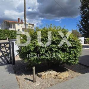 ISTRA, LOBORIKA - Moderna vila s bazenom