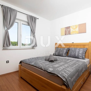 ISTRA, LOBORIKA Vila s bazenom na mirnoj lokaciji
