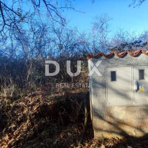 ISTRA, MANJADVORCI - Građevinsko zemljište sa građevinskom dozvolom, 1040 m2