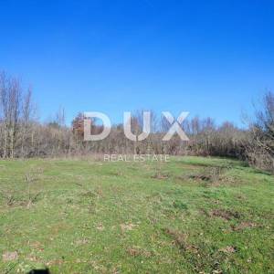 ISTRA, MANJADVORCI - Građevinsko zemljište sa građevinskom dozvolom, 1040 m2