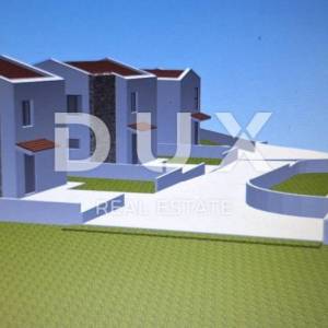 ISTRA, MARČANA - Građevinsko zemljište s projektom za izgradnju prizemnice s bazenom
