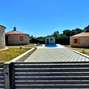 ISTRA, MARČANA - Iznimna nekretnina u blizini mora