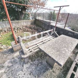 ISTRA, MARČANA Kamene kuće za renovaciju na selu s lijepim dvorištem