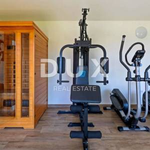 ISTRA, MARČANA - Komforna kuća s bazenom i wellnessom