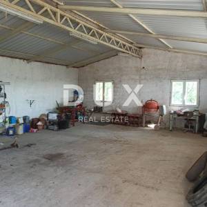 ISTRA, MARČANA, KRVAVIĆI - Prizemnica s velikom okućnicom i visokim potencijalom