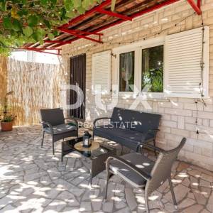 ISTRA, MARČANA - Lijepa kuća s dva stana na osami!