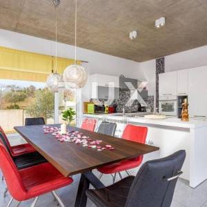 ISTRA MARČANA - Moderna vila s bazenom 