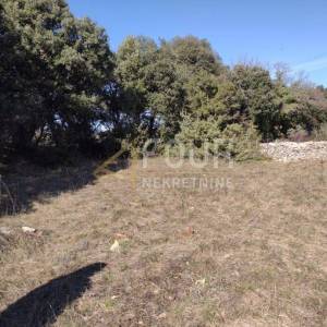Istra, Marčana - okolica, poljoprivredno zemljište 702m2