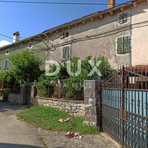 ISTRA, MATOHANCI - Istarska kuća za renovaciju s velikim dvorištem