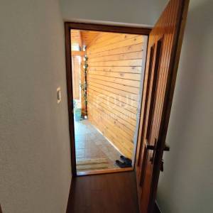Istra, Medulin, 2 apartmana, okućnica, pogled na more
