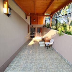 Istra, Medulin, 2 apartmana, okućnica, pogled na more