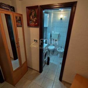 Istra, Medulin, 2 apartmana, okućnica, pogled na more