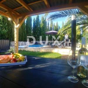 ISTRA, MEDULIN – 2SS+DB stan s pogledom na more i zajedničkim bazenom, samo 300m od obale!