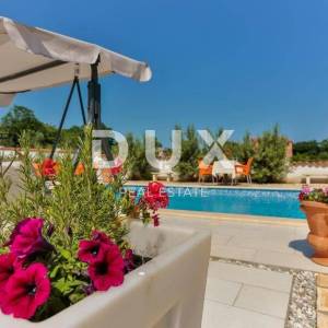 ISTRA, MEDULIN - Apartmanska kuća smještena nadomak plaža