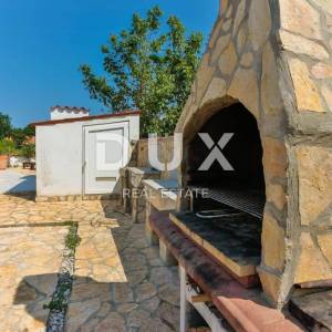 ISTRA, MEDULIN - Apartmanska kuća smještena nadomak plaža