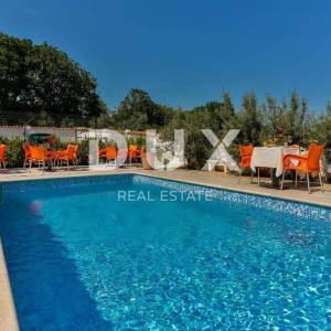 ISTRA, MEDULIN - Apartmanska kuća smještena nadomak plaža