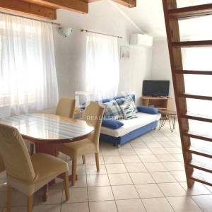 ISTRA, MEDULIN Apartmanska kuća 500m od mora!