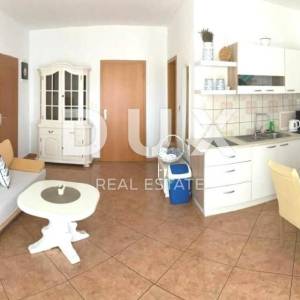 ISTRA, MEDULIN Apartmanska kuća 500m od mora!