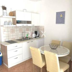 ISTRA, MEDULIN Apartmanska kuća 500m od mora!