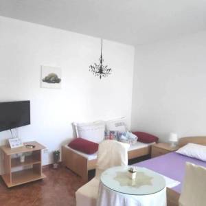 ISTRA, MEDULIN Apartmanska kuća 500m od mora!