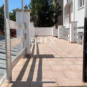 ISTRA, MEDULIN - Apartmanska kuća 500 m od mora! 