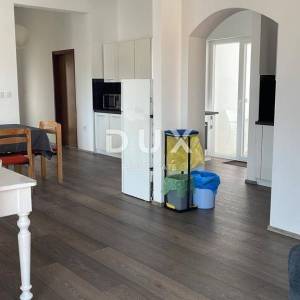 ISTRA, MEDULIN - Apartmanska kuća 500 m od mora! 