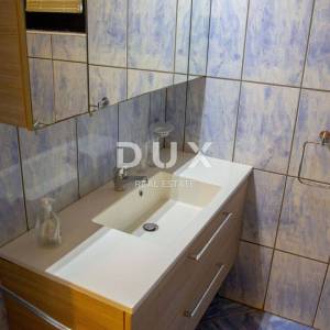 ISTRA, MEDULIN Apartmanska kuća uz more s bazenom, konobom i tenis igralištem - POGLED NA MORE!!
