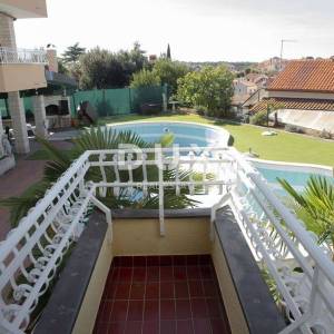 ISTRA, MEDULIN Apartmanska kuća uz more s bazenom, konobom i tenis igralištem - POGLED NA MORE!!