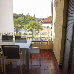 ISTRA, MEDULIN Apartmanska kuća uz more s bazenom, konobom i tenis igralištem - POGLED NA MORE!!