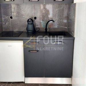 Istra, Medulin, apartmanska kuća + pomoćni objekt, ukupno 9 apartmana!