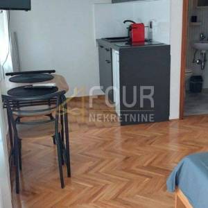 Istra, Medulin, apartmanska kuća + pomoćni objekt, ukupno 9 apartmana!