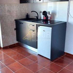 Istra, Medulin, apartmanska kuća + pomoćni objekt, ukupno 9 apartmana!