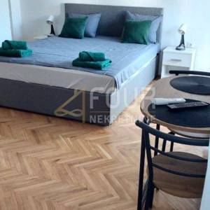 Istra, Medulin, apartmanska kuća + pomoćni objekt, ukupno 9 apartmana!