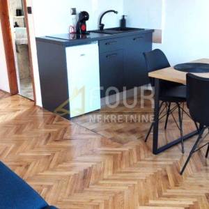 Istra, Medulin, apartmanska kuća + pomoćni objekt, ukupno 9 apartmana!