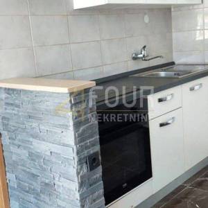Istra, Medulin, apartmanska kuća + pomoćni objekt, ukupno 9 apartmana!