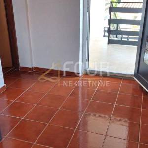 Istra, Medulin, apartmanska kuća + pomoćni objekt, ukupno 9 apartmana!