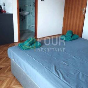 Istra, Medulin, apartmanska kuća + pomoćni objekt, ukupno 9 apartmana!