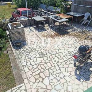 ISTRA, MEDULIN - Atraktivna samostojeća kuća 200 m od mora!