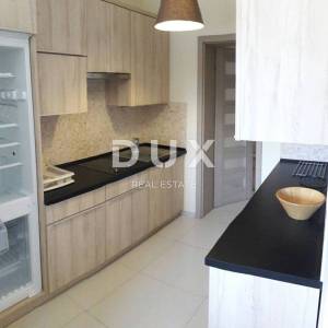 ISTRA, MEDULIN - Kuća 300 m od mora, 240 m2  