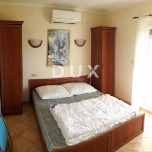 ISTRA, MEDULIN - Kuća 300 m od mora, 240 m2  