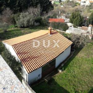 ISTRA, MEDULIN - Kuća 300 m od mora, 240 m2  