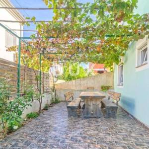 ISTRA, MEDULIN - Kuća s 2 apartmana, 100 m od plaže - POGLED NA MORE!!