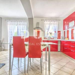 ISTRA, MEDULIN - Kuća s 2 apartmana, 100 m od plaže - POGLED NA MORE!!