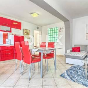 ISTRA, MEDULIN - Kuća s 2 apartmana, 100 m od plaže - POGLED NA MORE!!
