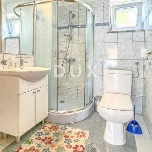 ISTRA, MEDULIN - Kuća s 2 apartmana, 100 m od plaže - POGLED NA MORE!!