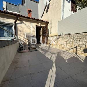 ISTRA, MEDULIN - Kuća s dvije stambene jedinice 400 metara od mora! PRILIKA! EKSKLUZIVNA PRODAJA!