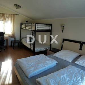 ISTRA - MEDULIN, kuća s više apartmana i bazenom 300 m od mora